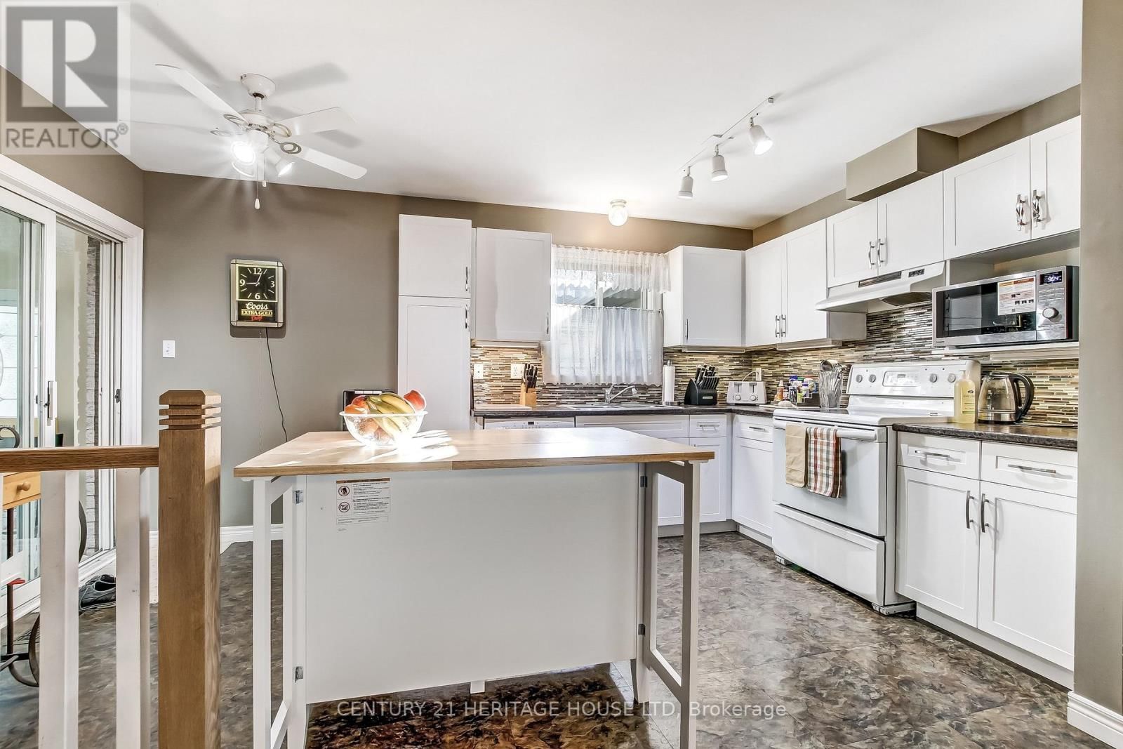 18 HICKORY BOULEVARD WEST Image 5