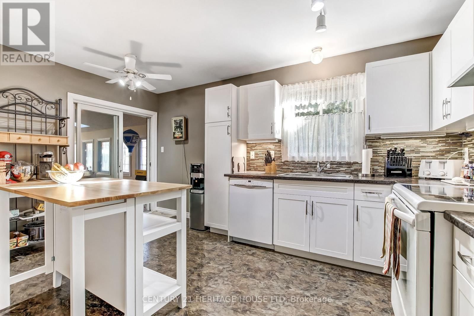 18 HICKORY BOULEVARD WEST Image 6