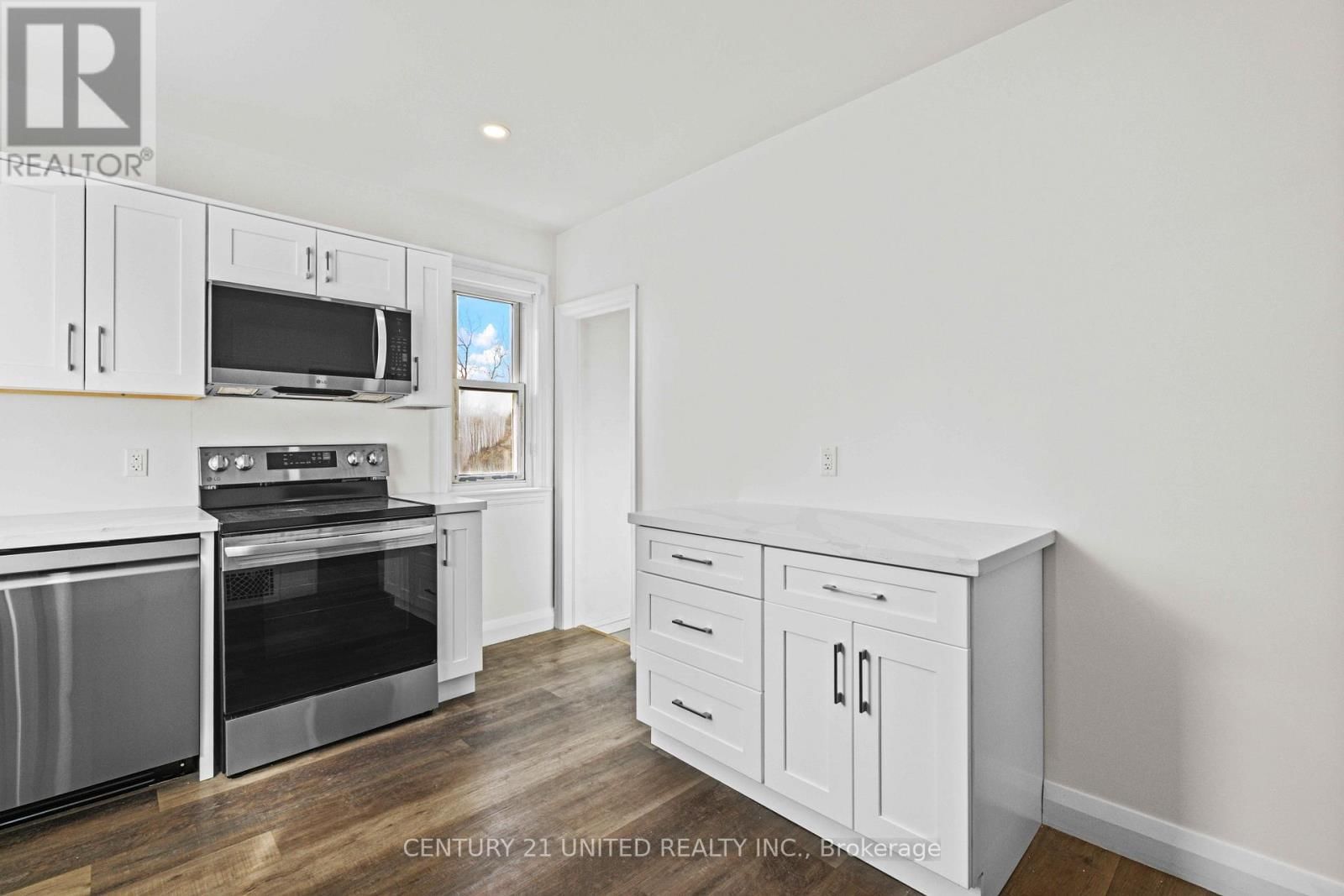 661 RUBIDGE STREET Image 5