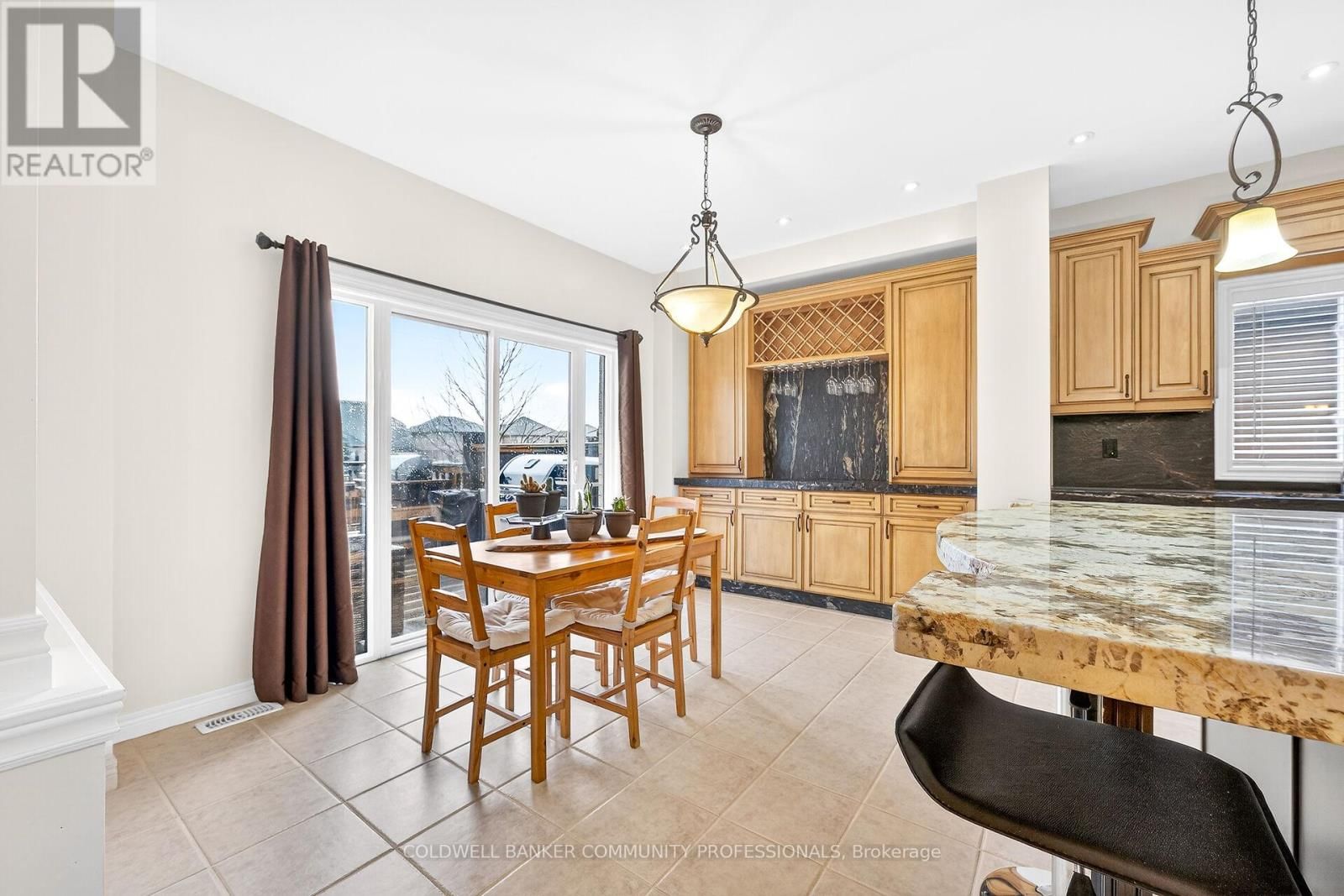 182 IRWIN AVENUE Image 13