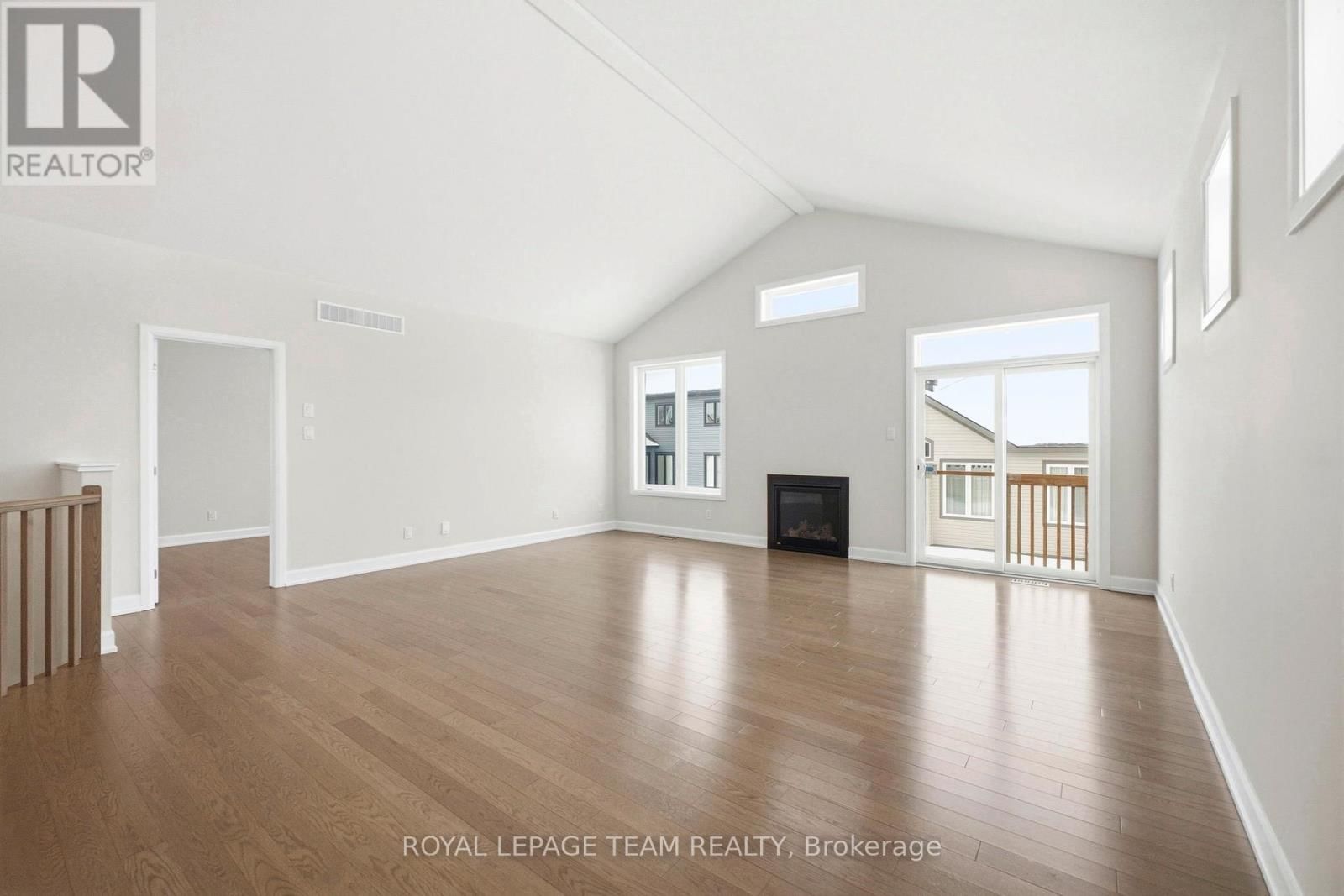 537 SWINLEY CRESCENT Image 10