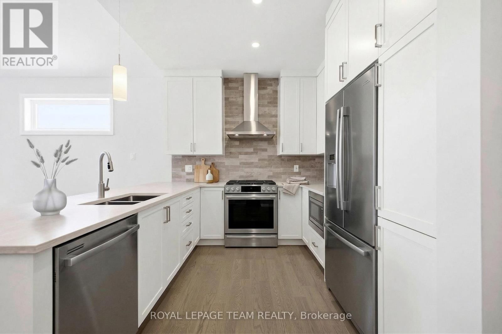 537 SWINLEY CRESCENT Image 12