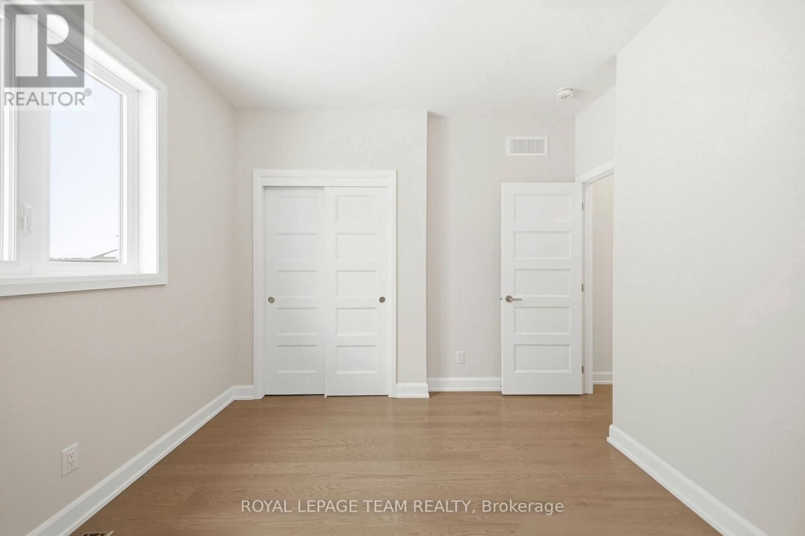 537 SWINLEY CRESCENT Image 24