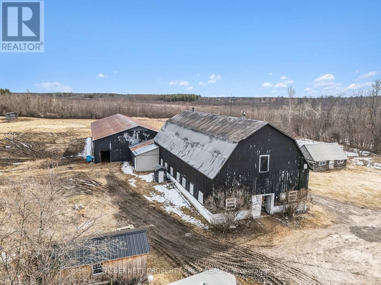 7261 THIRD LINE ROAD SOUTH Image 22