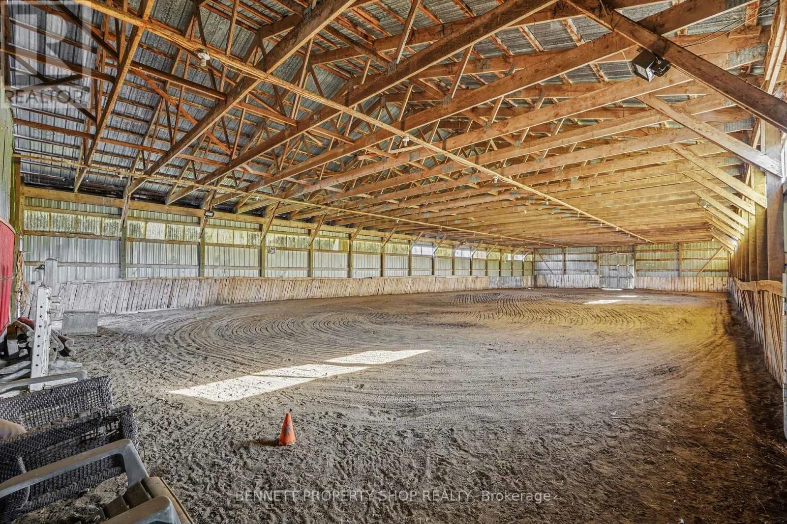 7261 THIRD LINE ROAD SOUTH Image 25