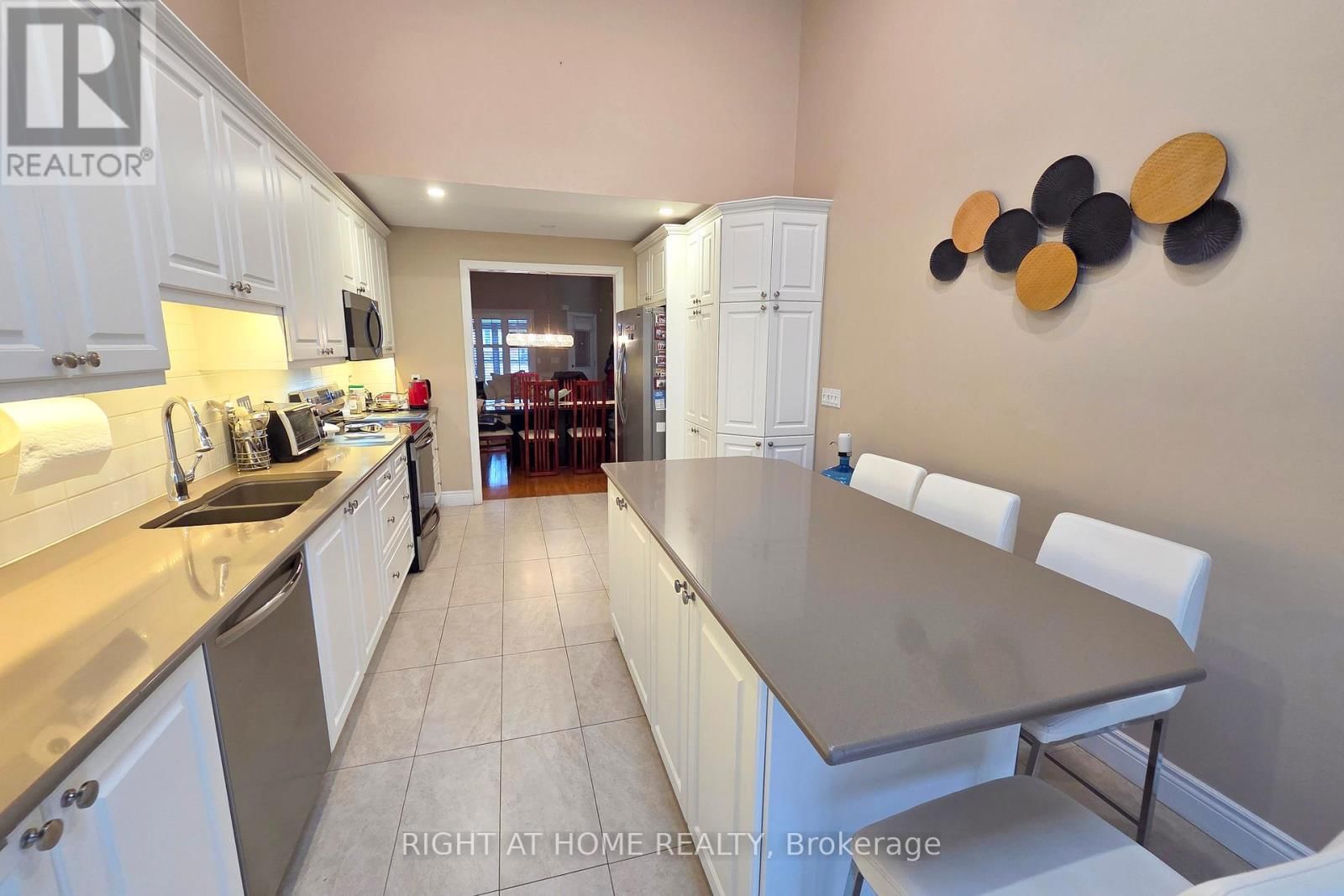 174 RIVERWALK PLACE Image 13