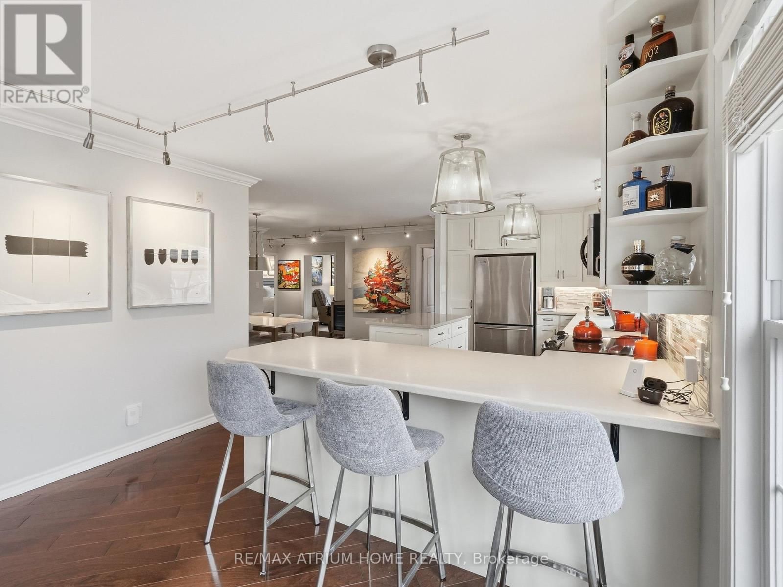 208 - 24 ONTARIO STREET Image 15