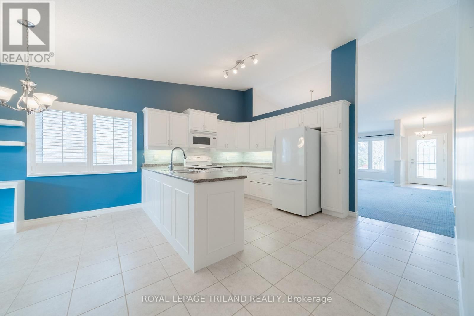 58 - 572 THISTLEWOOD DRIVE Image 13