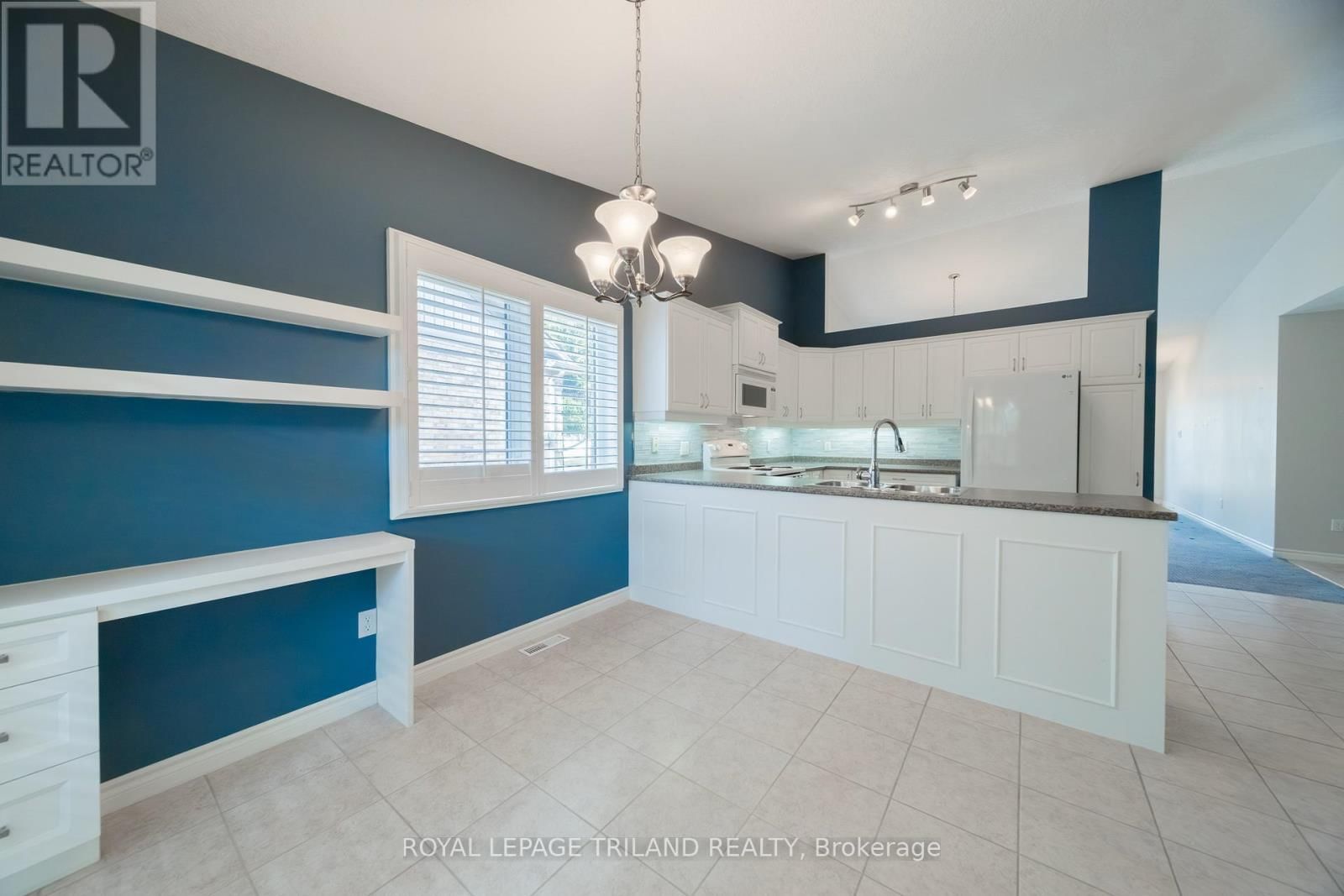 58 - 572 THISTLEWOOD DRIVE Image 16