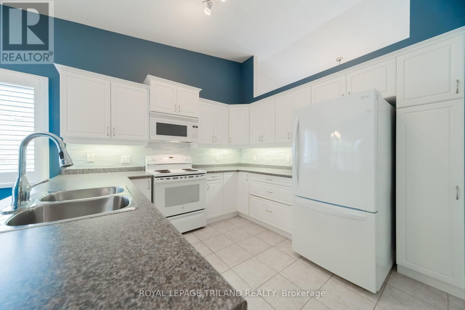 58 - 572 THISTLEWOOD DRIVE Image 18