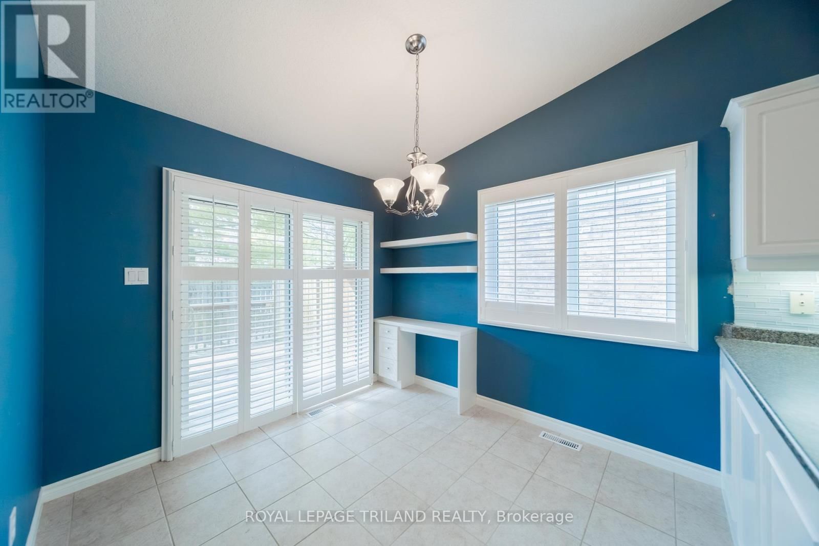 58 - 572 THISTLEWOOD DRIVE Image 21