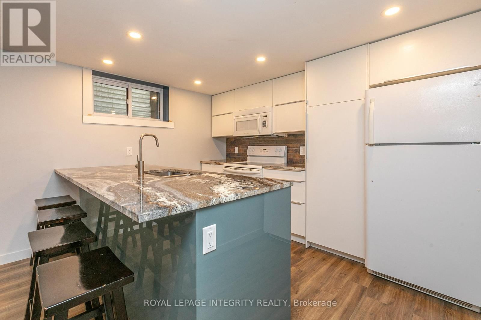 2347 BASELINE ROAD Image 25