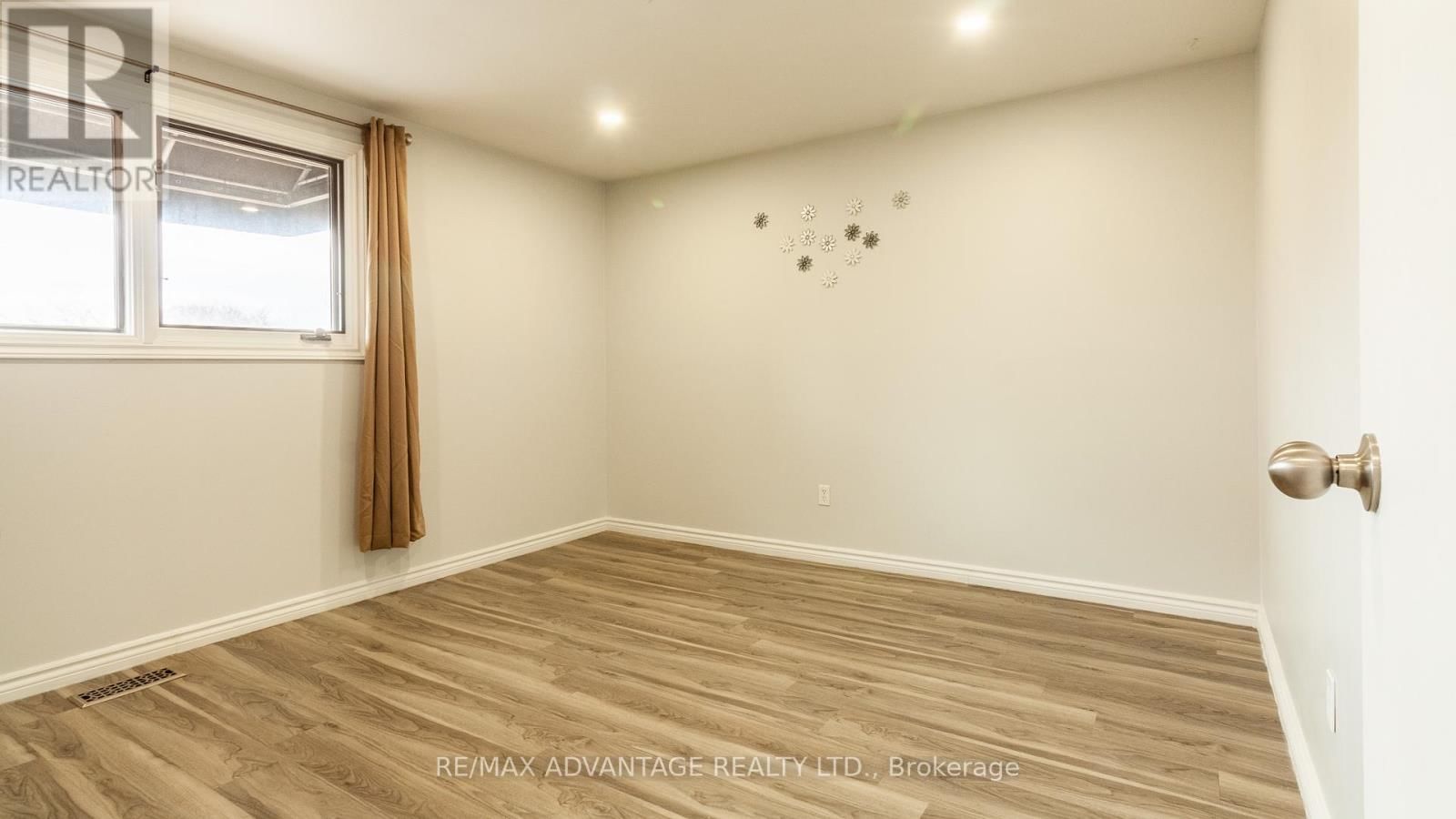 190 FAIRVIEW AVENUE Image 10