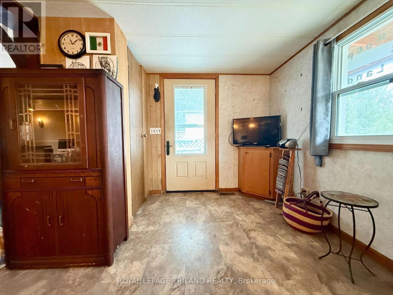 350 - 194936 19TH LINE Image 3