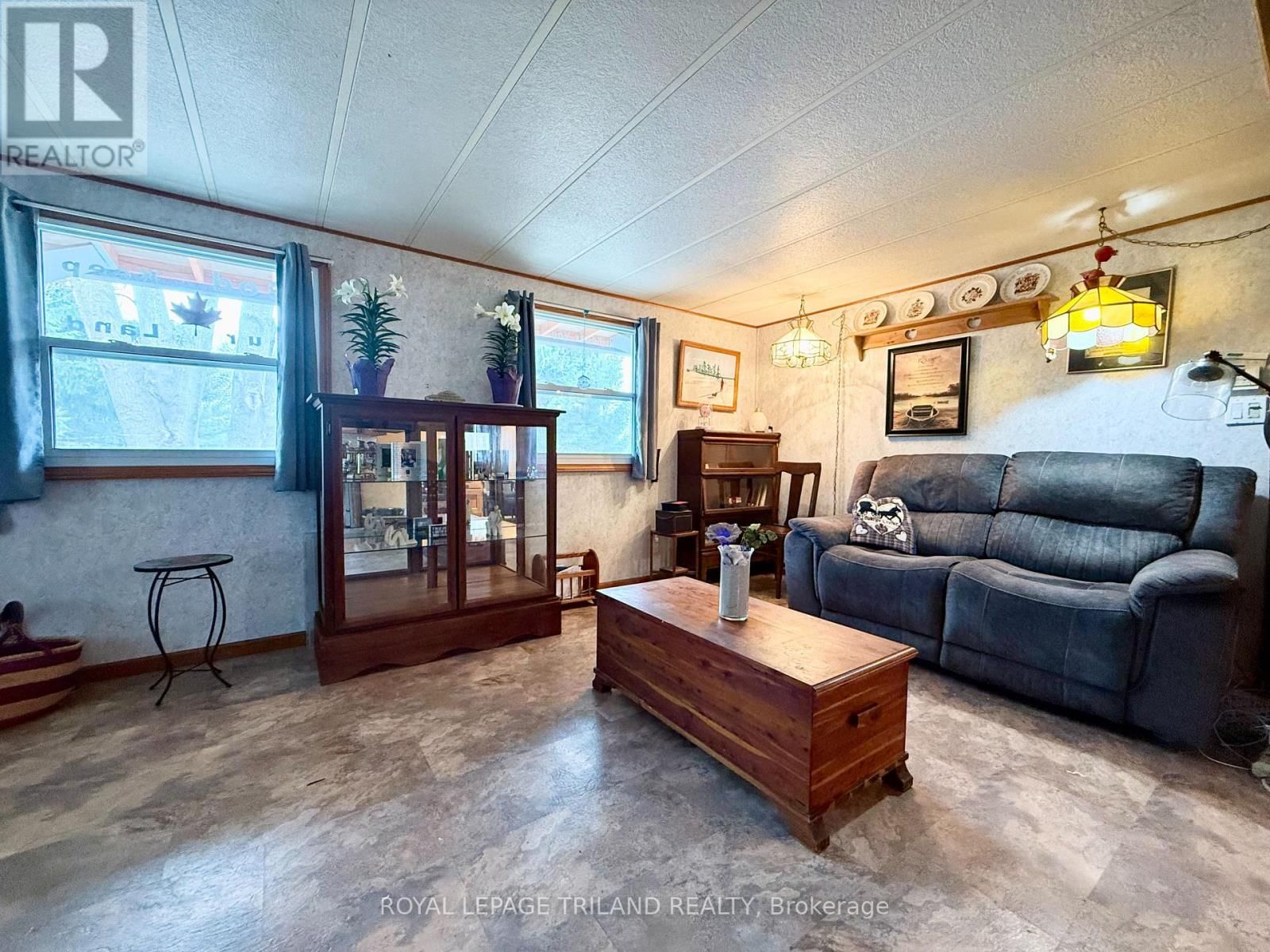 350 - 194936 19TH LINE Image 5