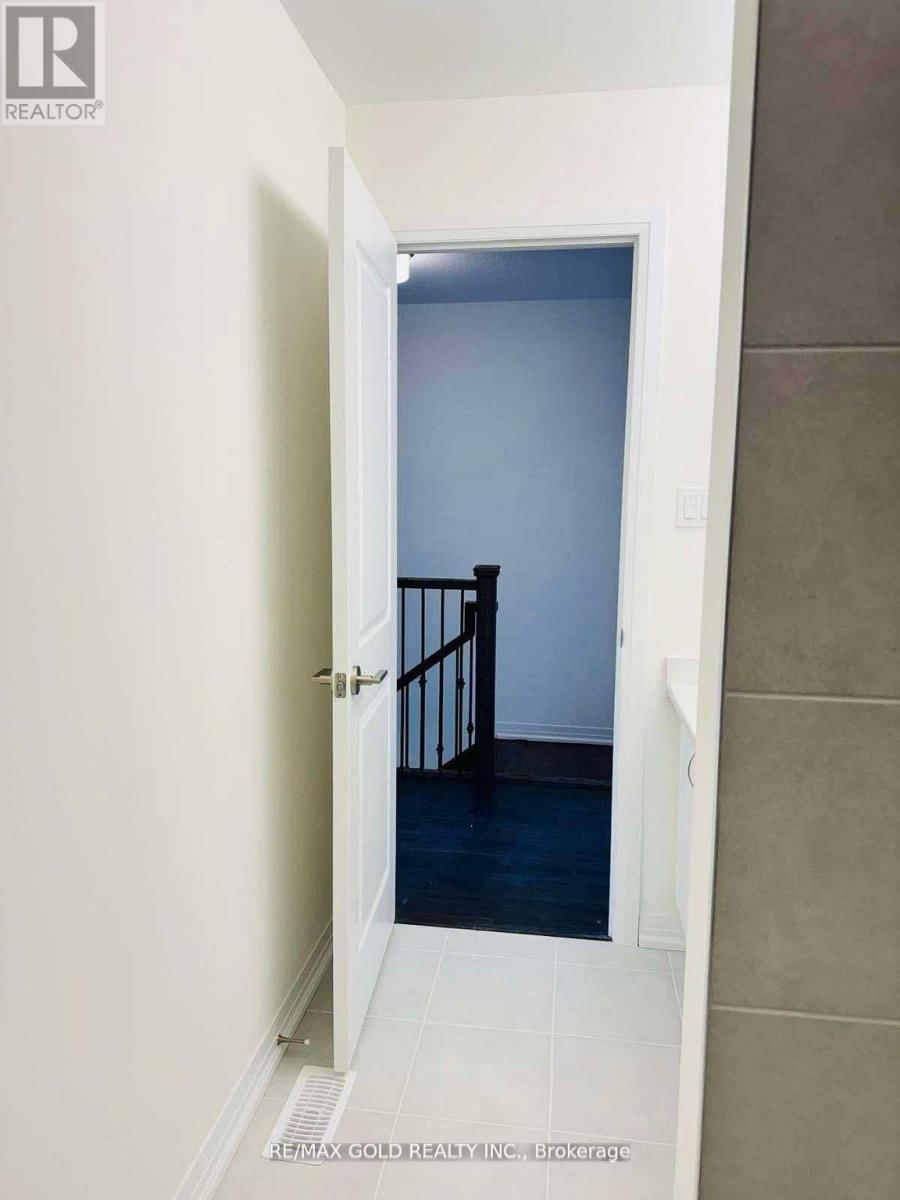 35 GEORGE BRIER DRIVE EAST Image 26