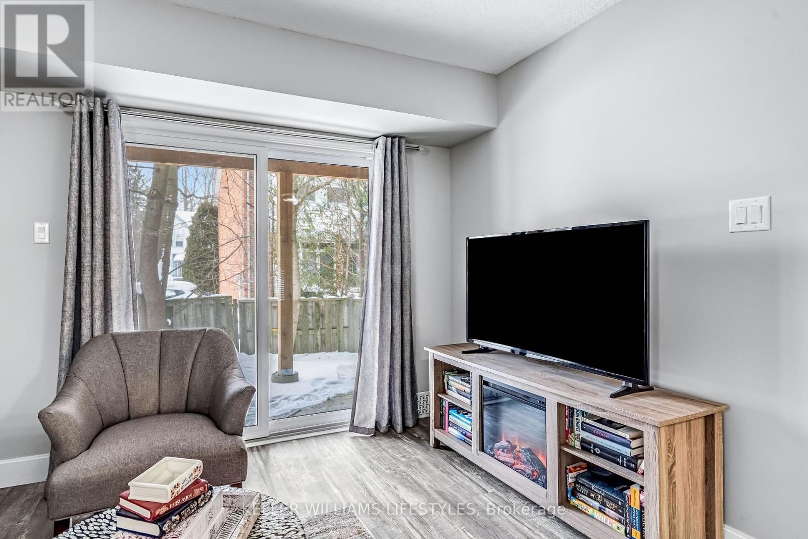 26 - 1399 COMMISSIONERS ROAD WEST Image 12