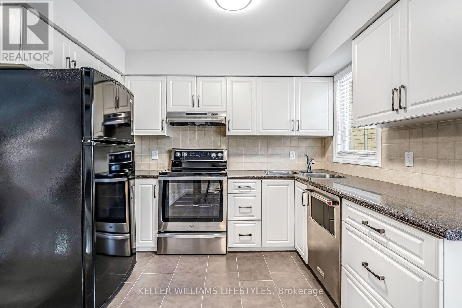 26 - 1399 COMMISSIONERS ROAD WEST Image 25