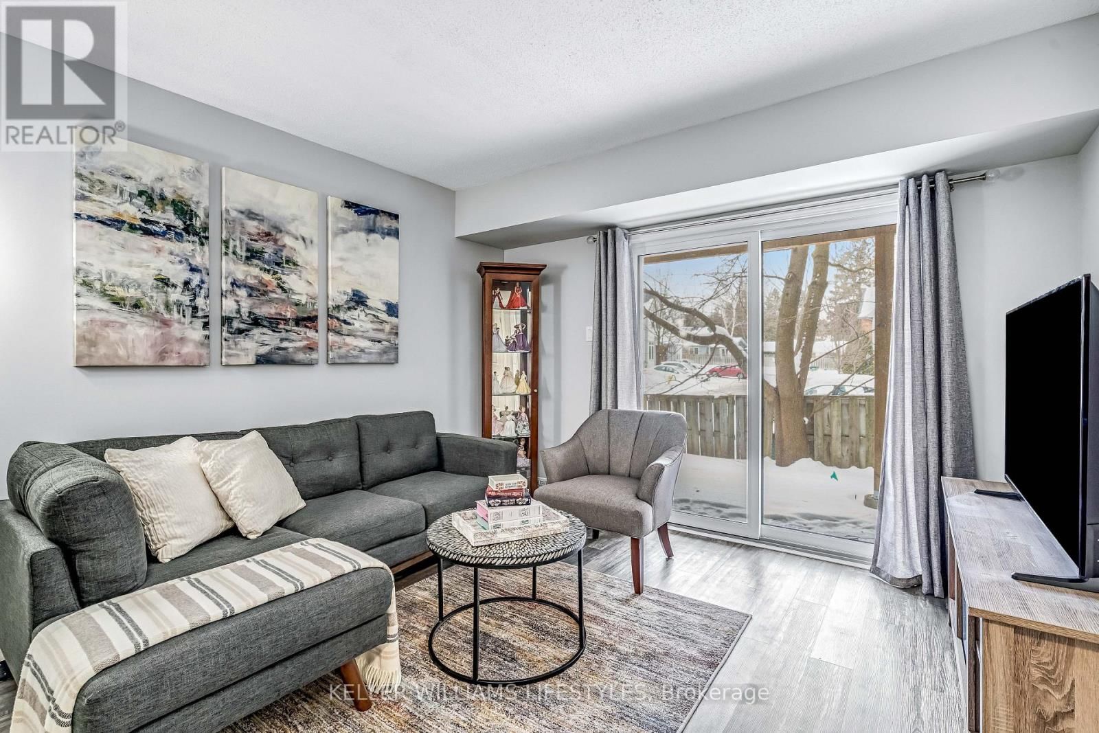 26 - 1399 COMMISSIONERS ROAD WEST Image 7