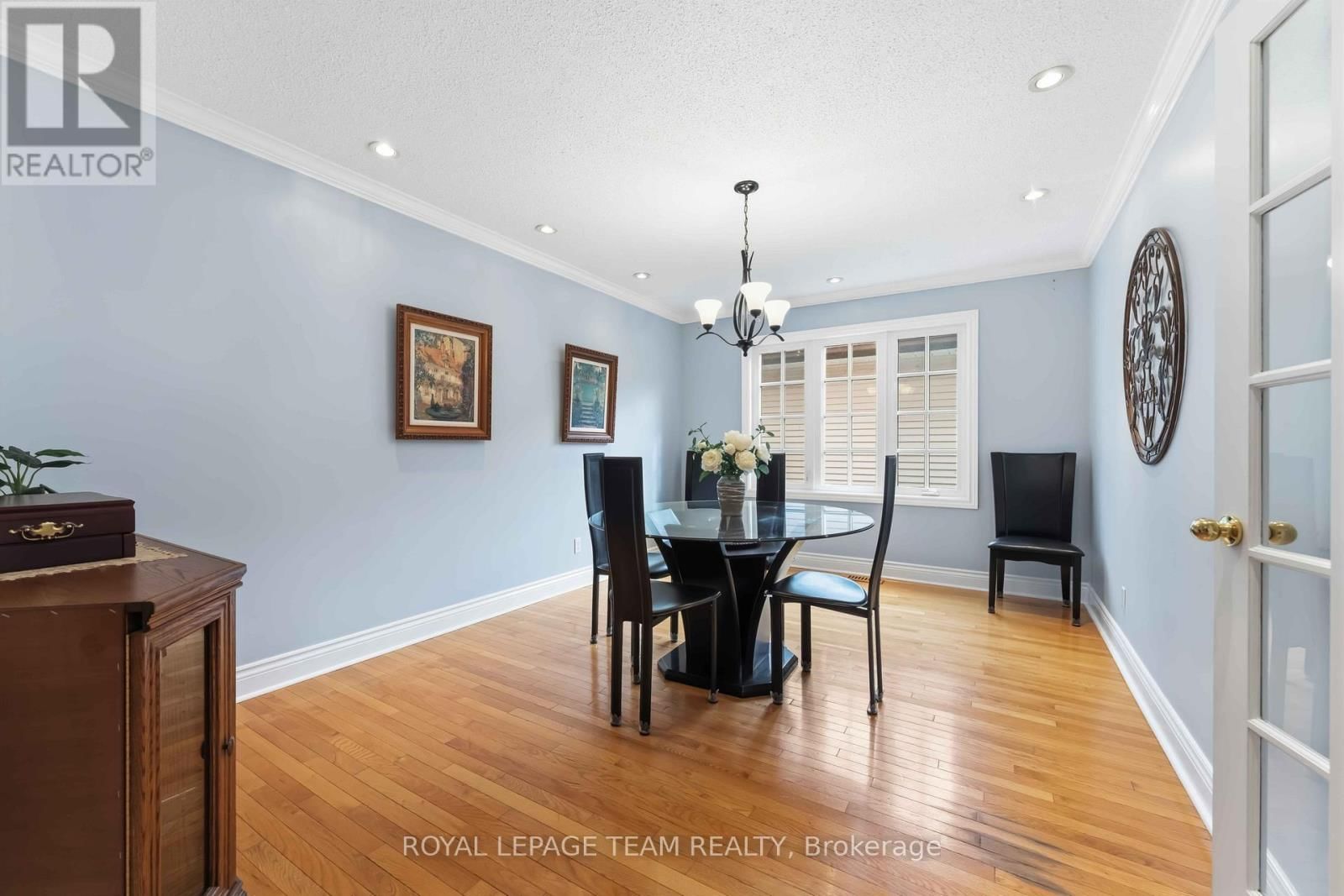 19 HACKETT STREET Image 13