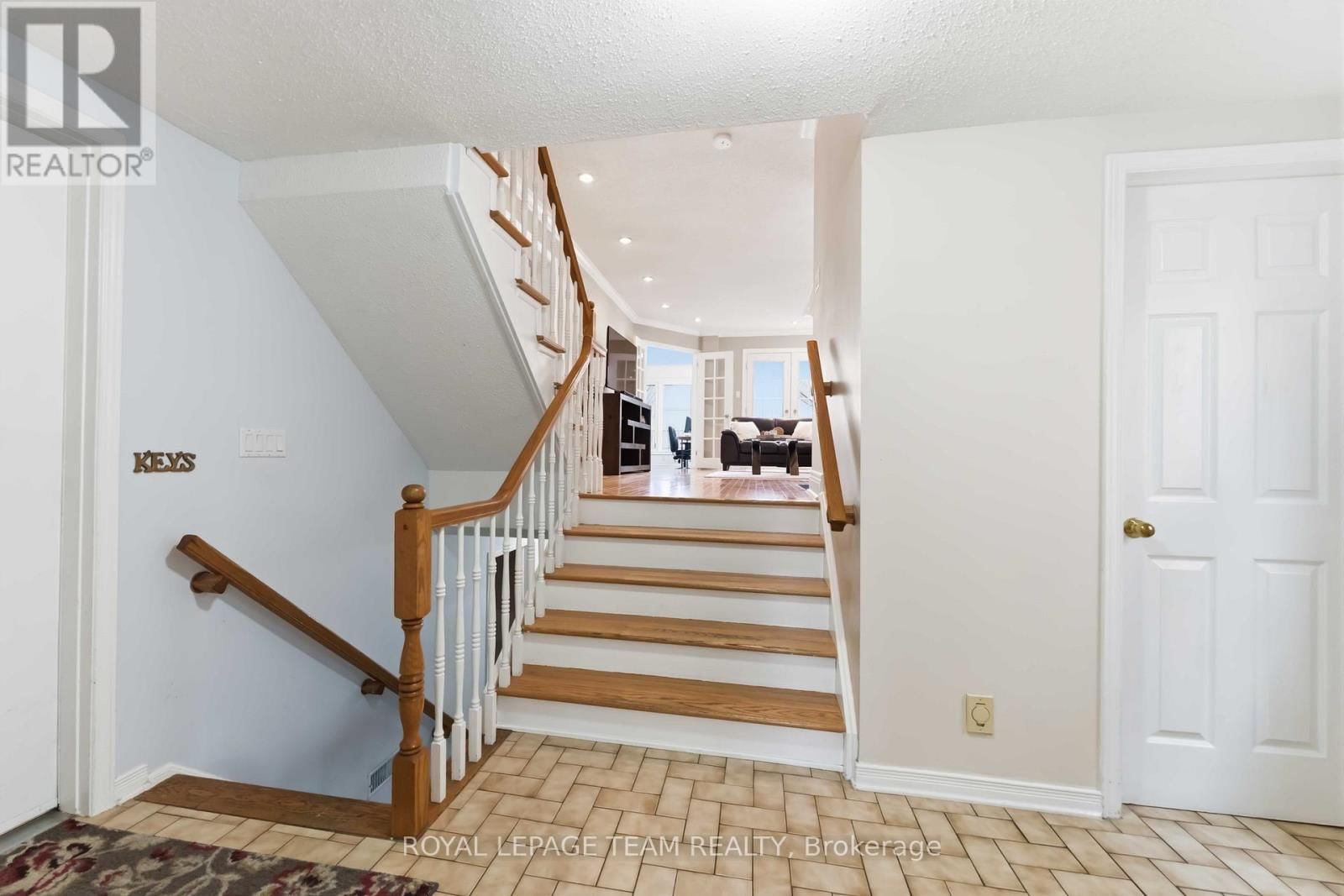 19 HACKETT STREET Image 21