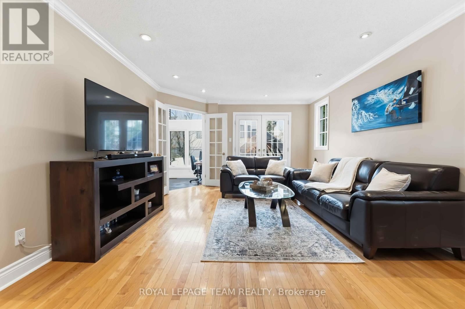 19 HACKETT STREET Image 23