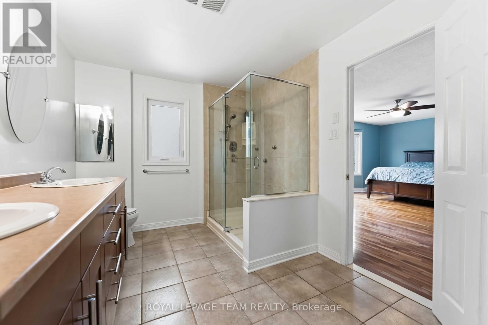 19 HACKETT STREET Image 33