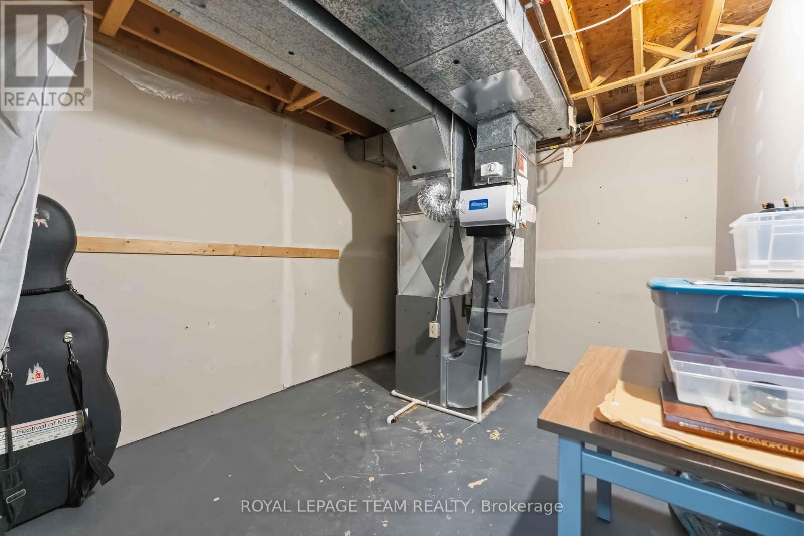 19 HACKETT STREET Image 40