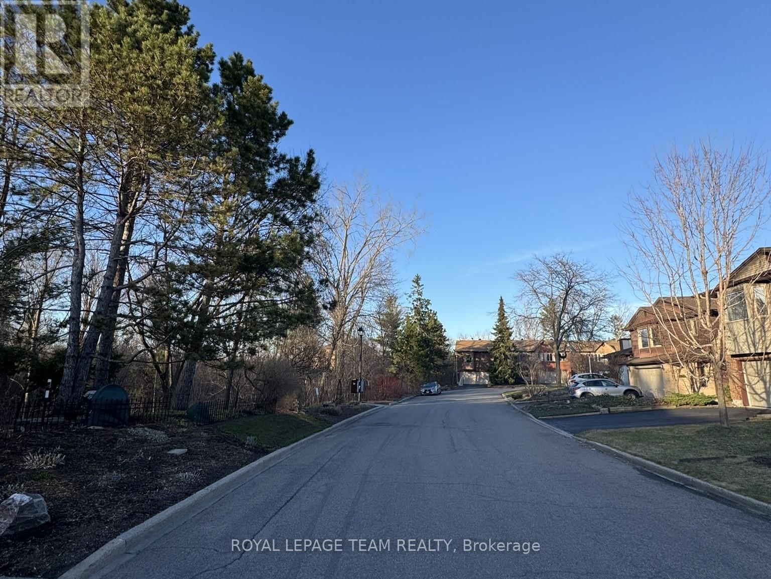 19 HACKETT STREET Image 44