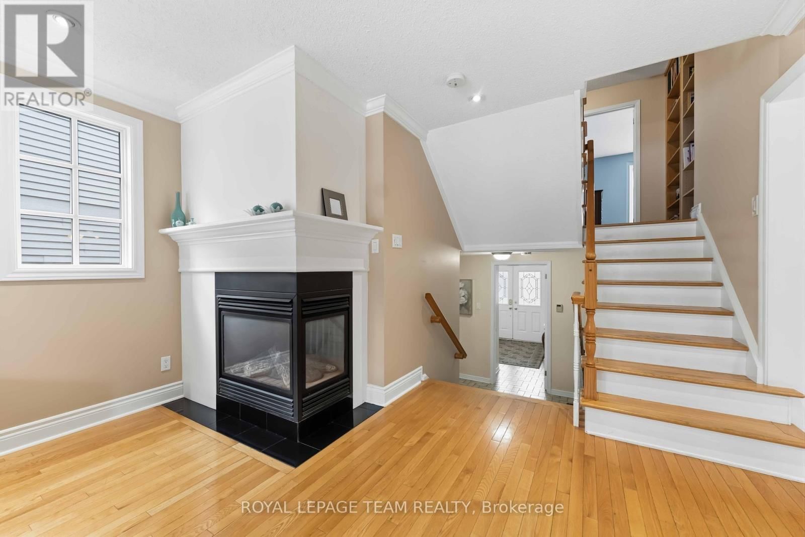 19 HACKETT STREET Image 5