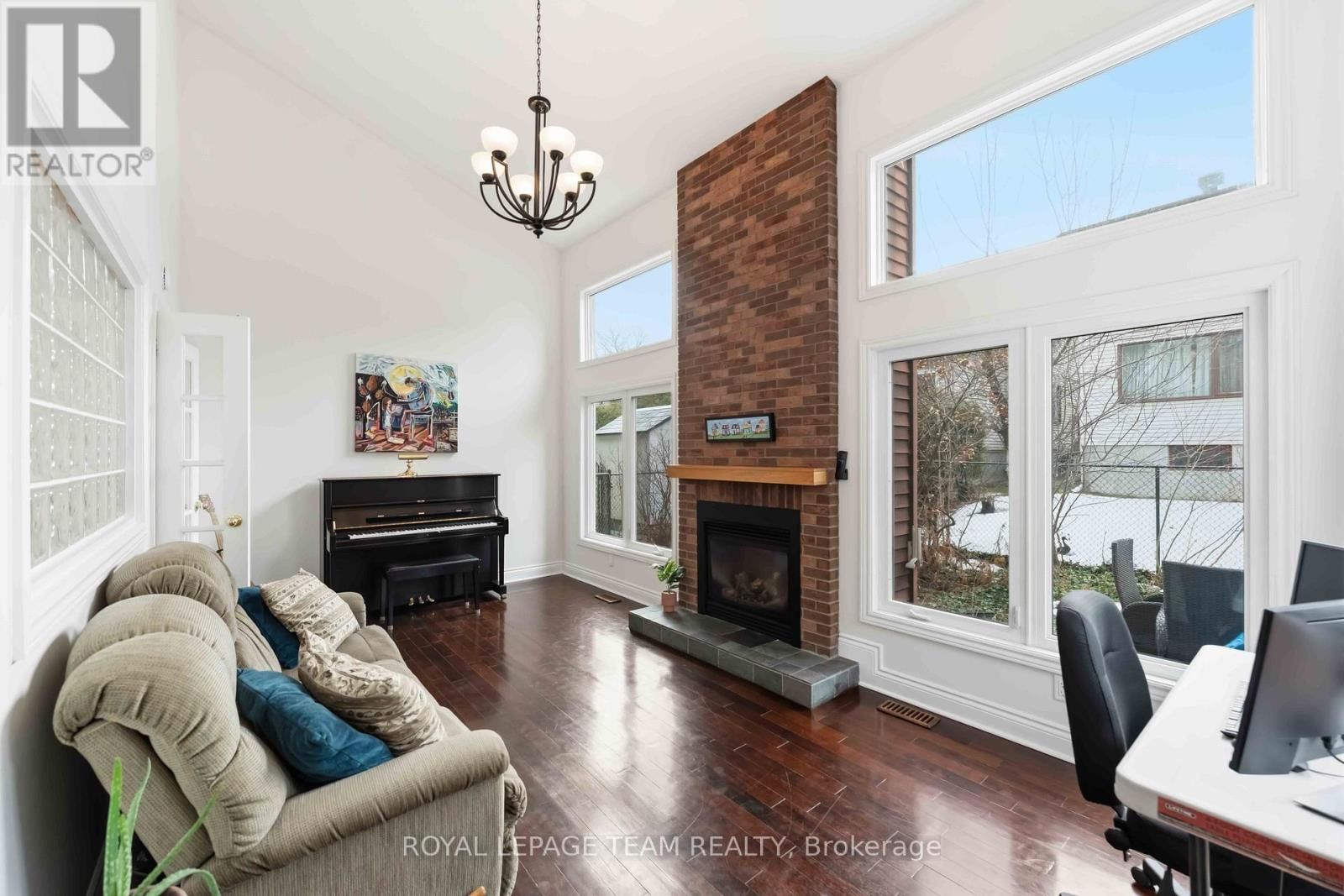 19 HACKETT STREET Image 6