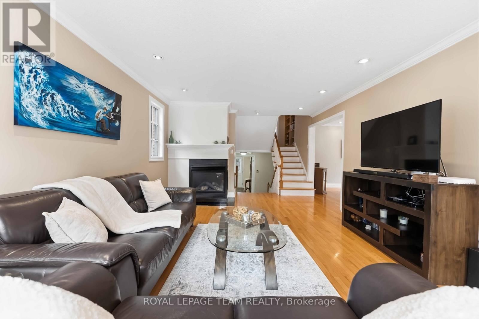 19 HACKETT STREET Image 8