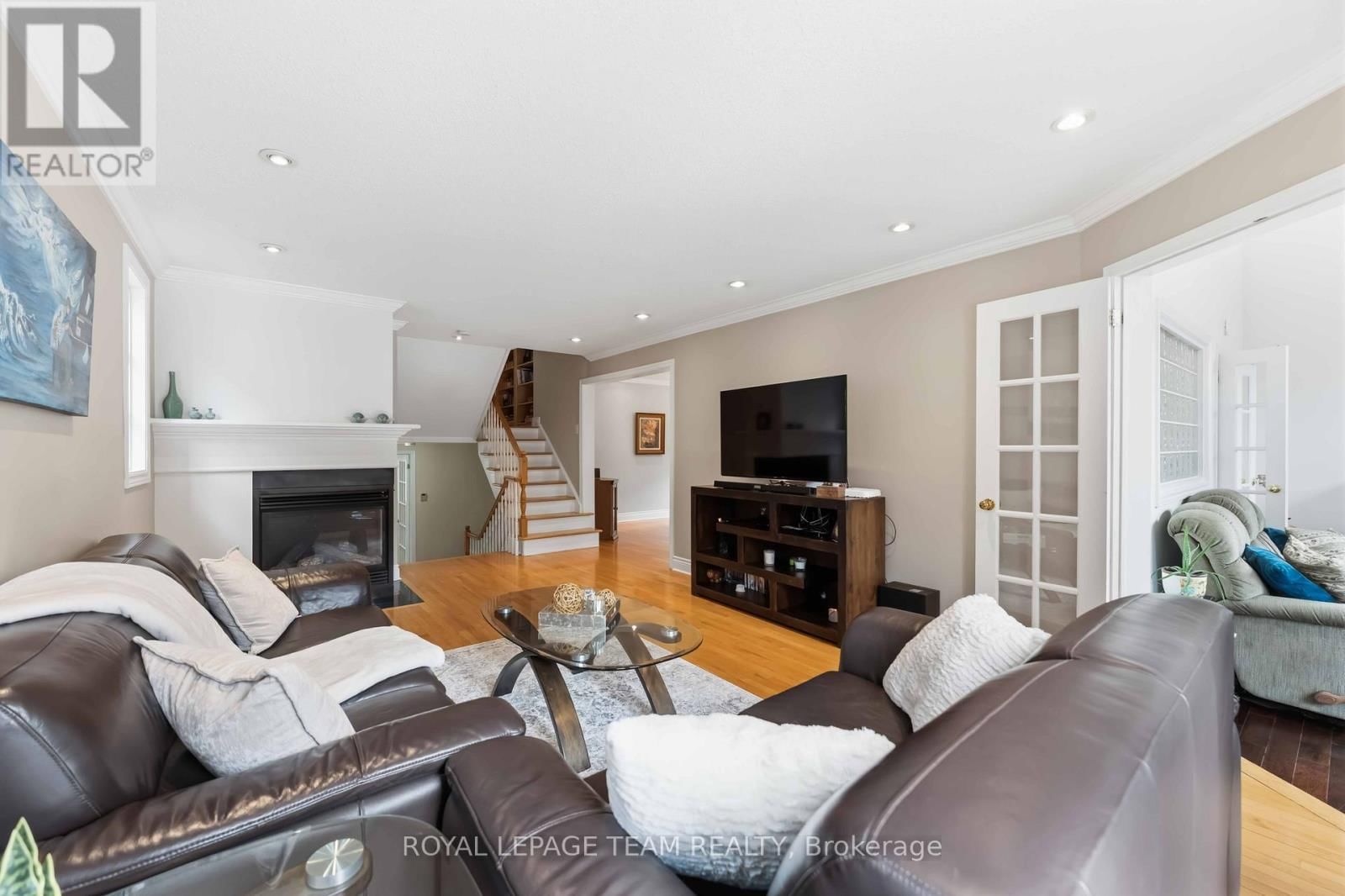 19 HACKETT STREET Image 9