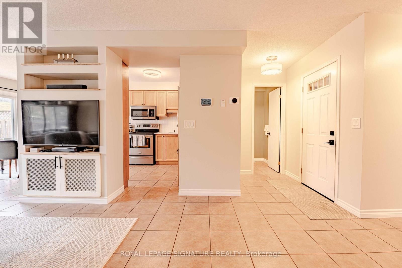 22 CURZON CRESCENT Image 13