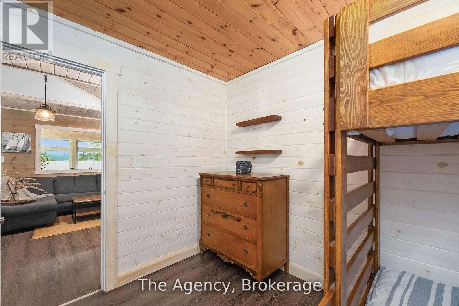 1032 LAKESHORE DRIVE SOUTH Image 21