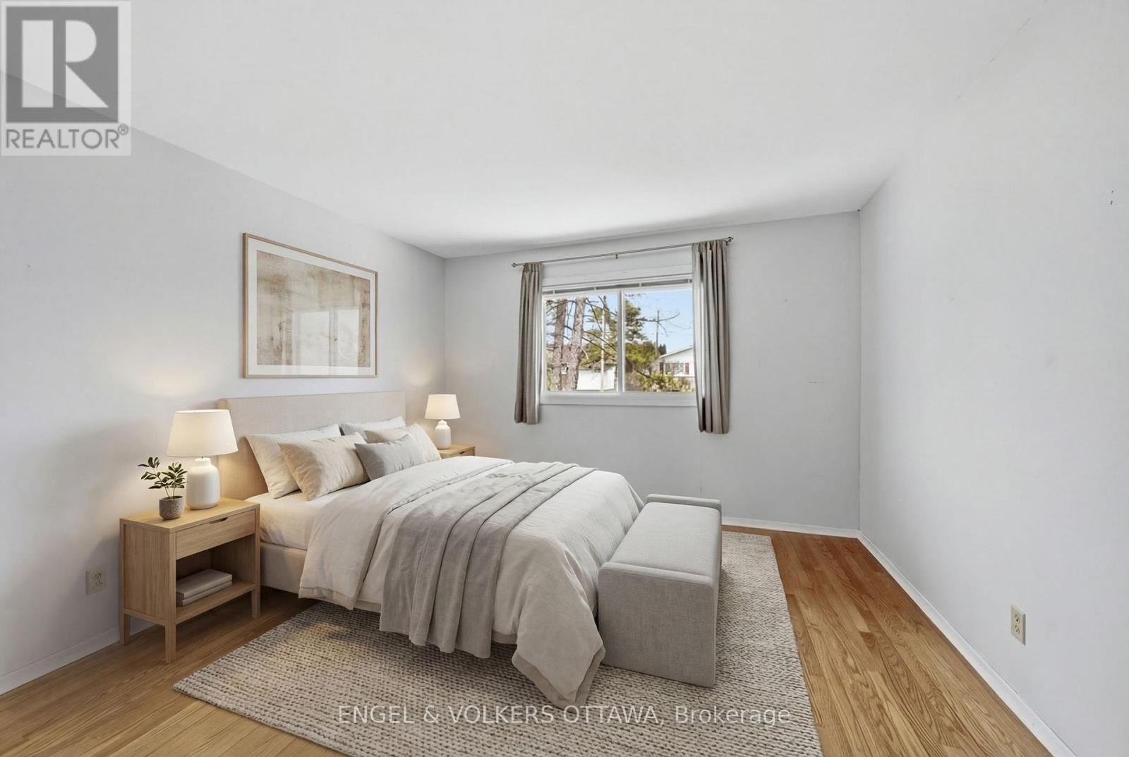 22 PARKSIDE CRESCENT Image 11