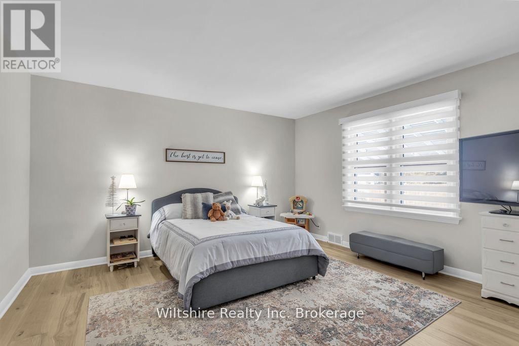 436 BROADWAY STREET Image 16