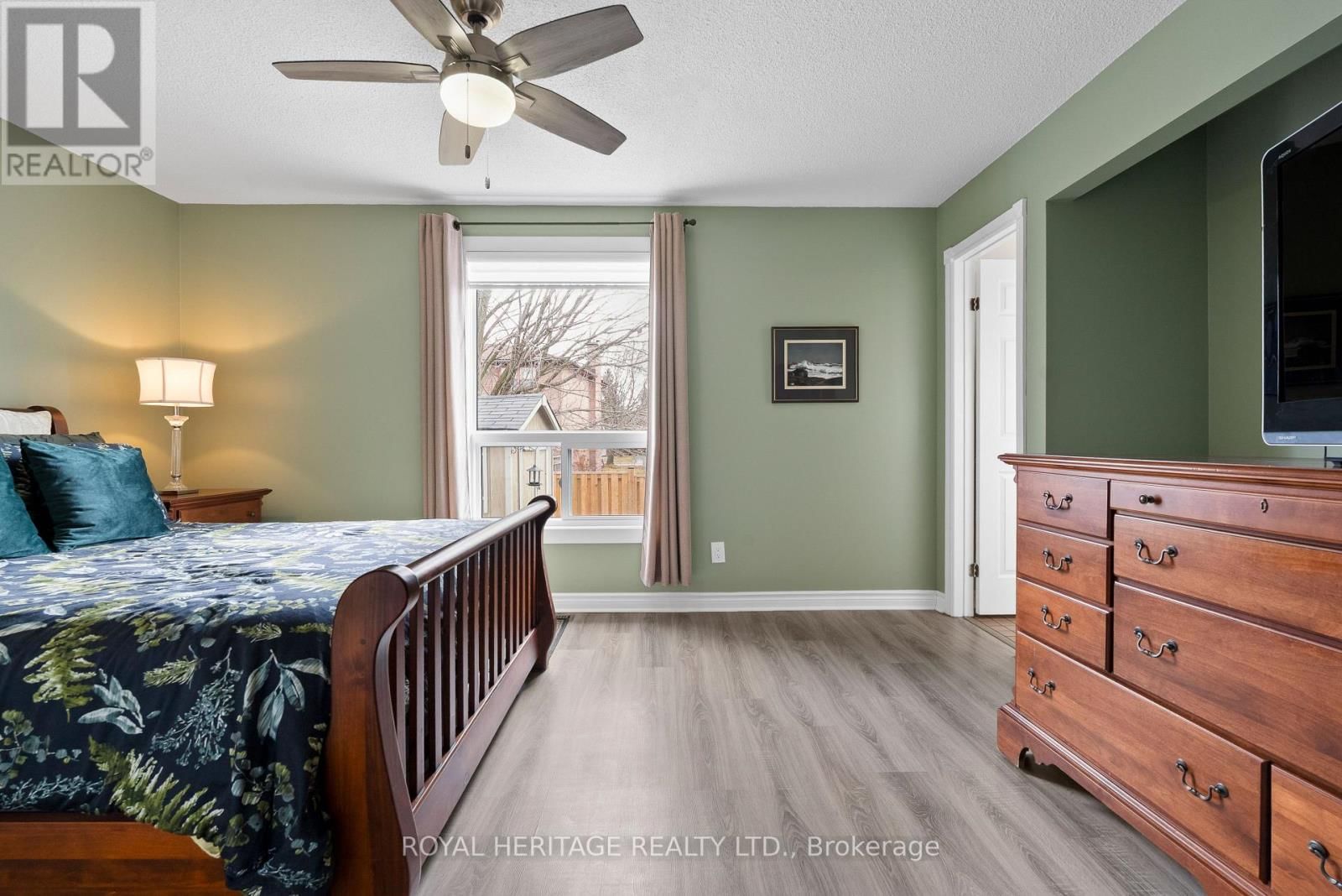 322 VICTORIA AVENUE NORTH Image 19