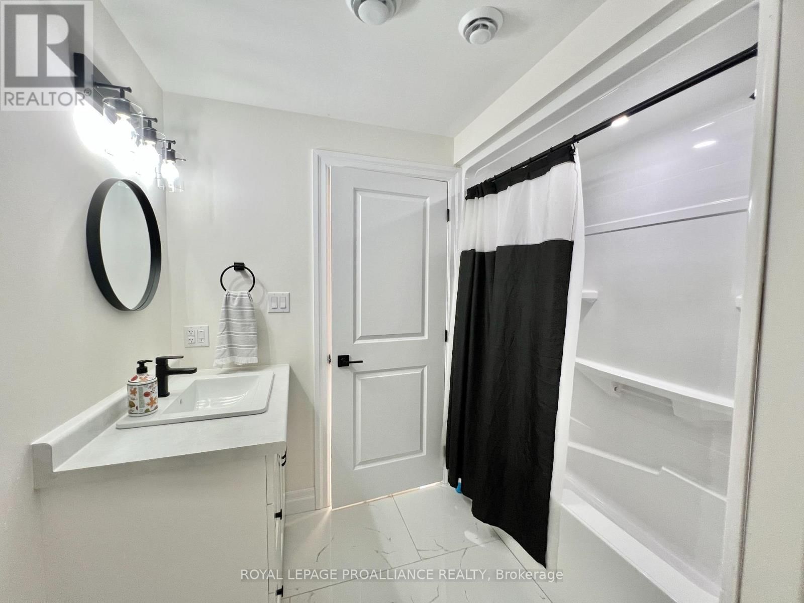 426 FREE ROAD Image 29