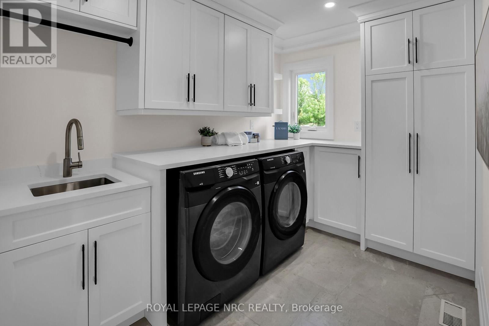 2021 VICTORIA AVENUE Image 23