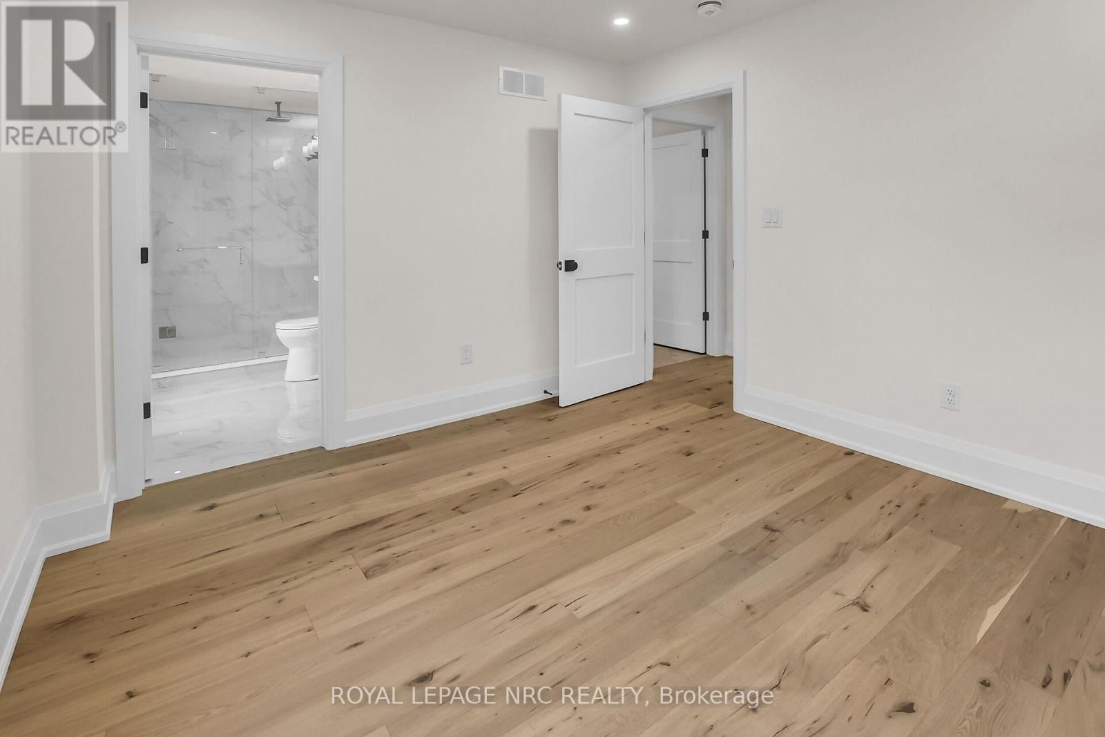 2021 VICTORIA AVENUE Image 28