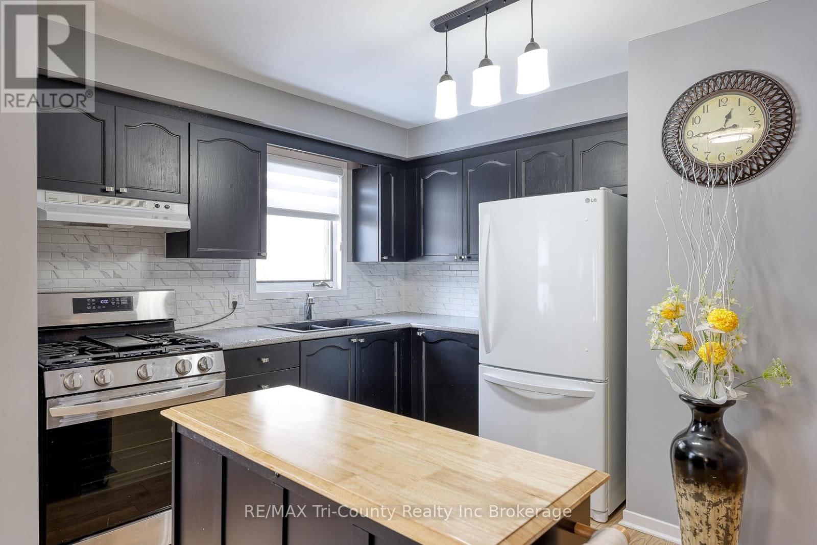 33 WILKINS CRESCENT Image 6