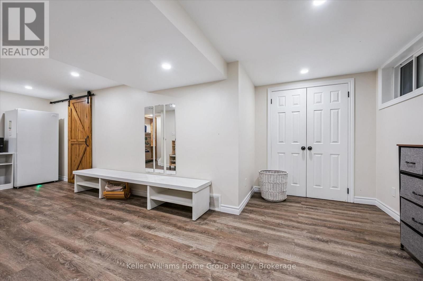 856 GZOWSKI STREET Image 29