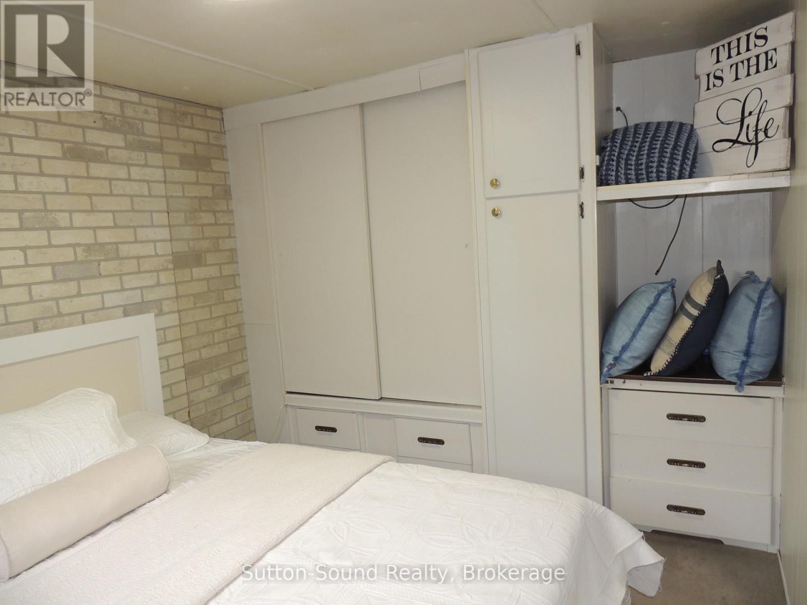 127 HARVEY STREET Image 19