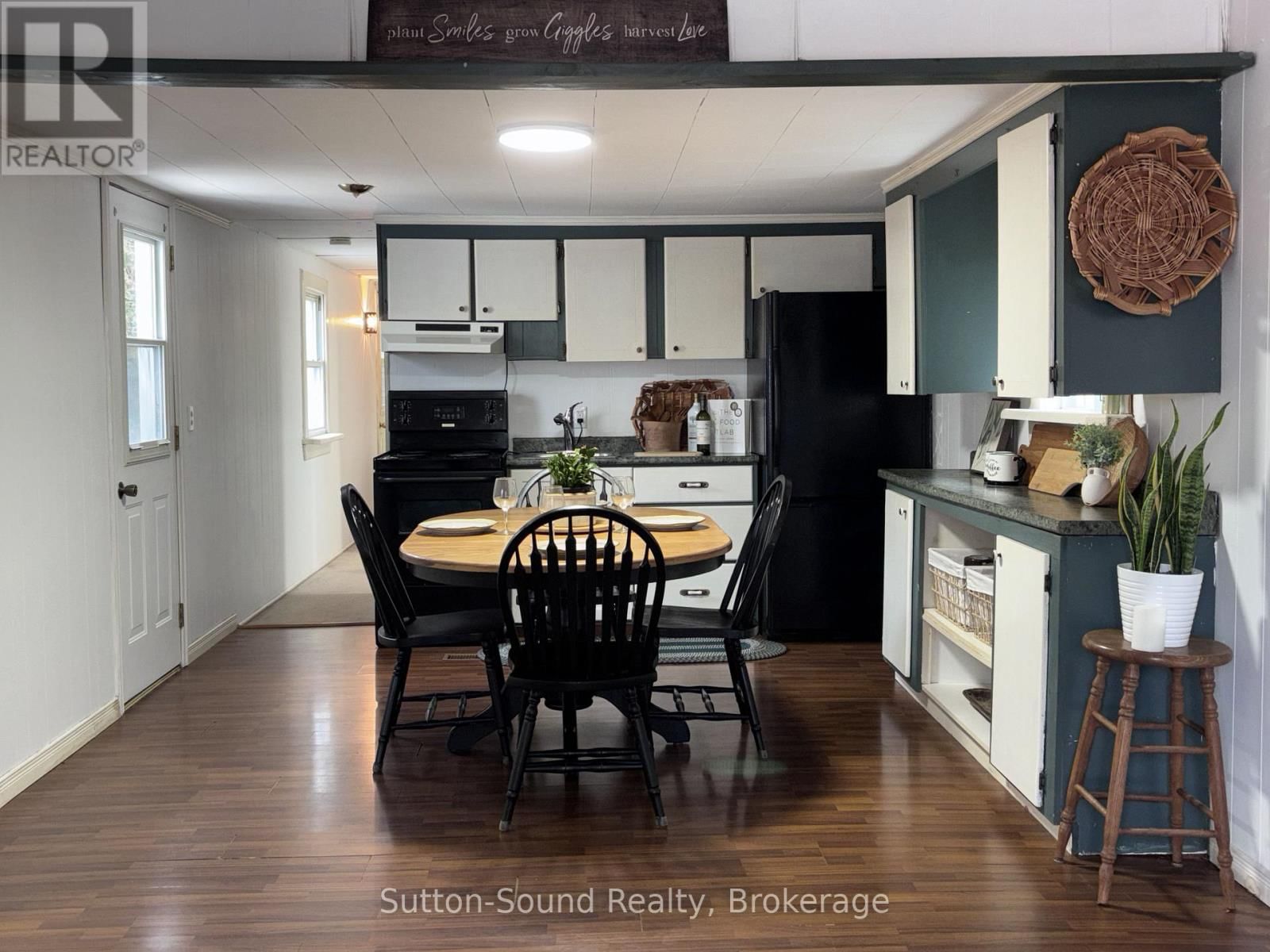 127 HARVEY STREET Image 9