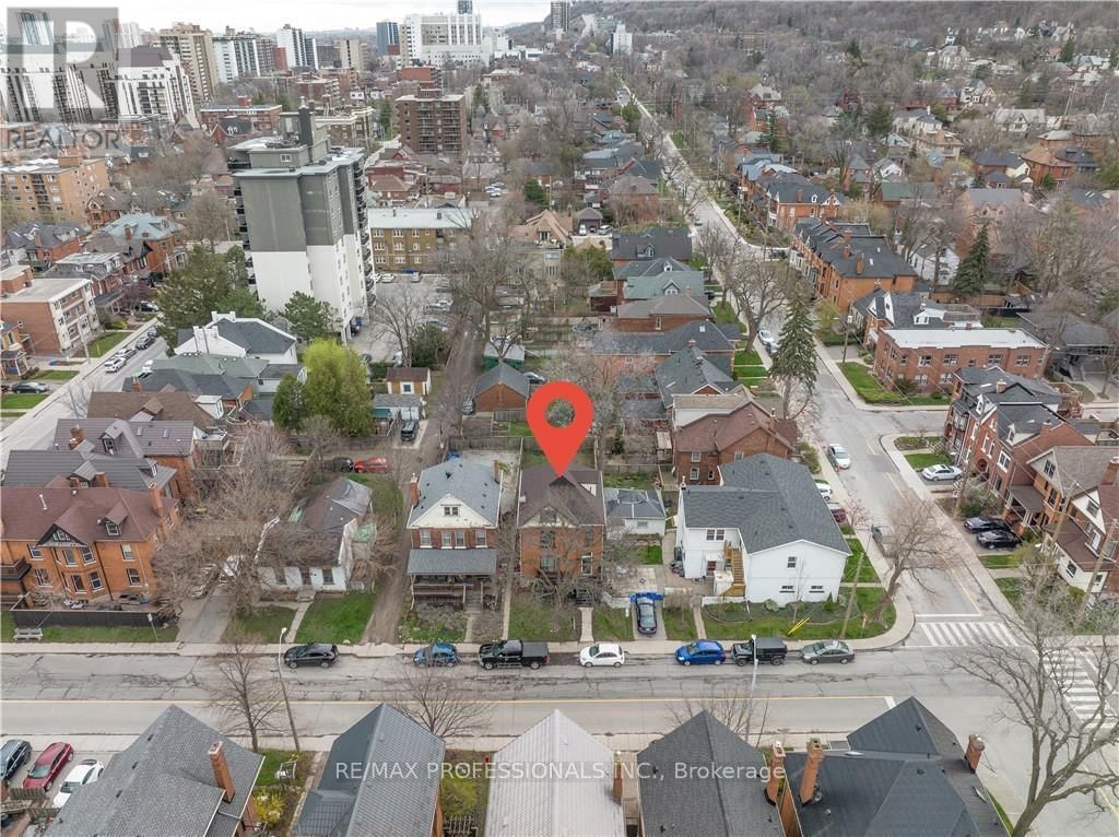 285 HESS STREET SOUTH Image 21