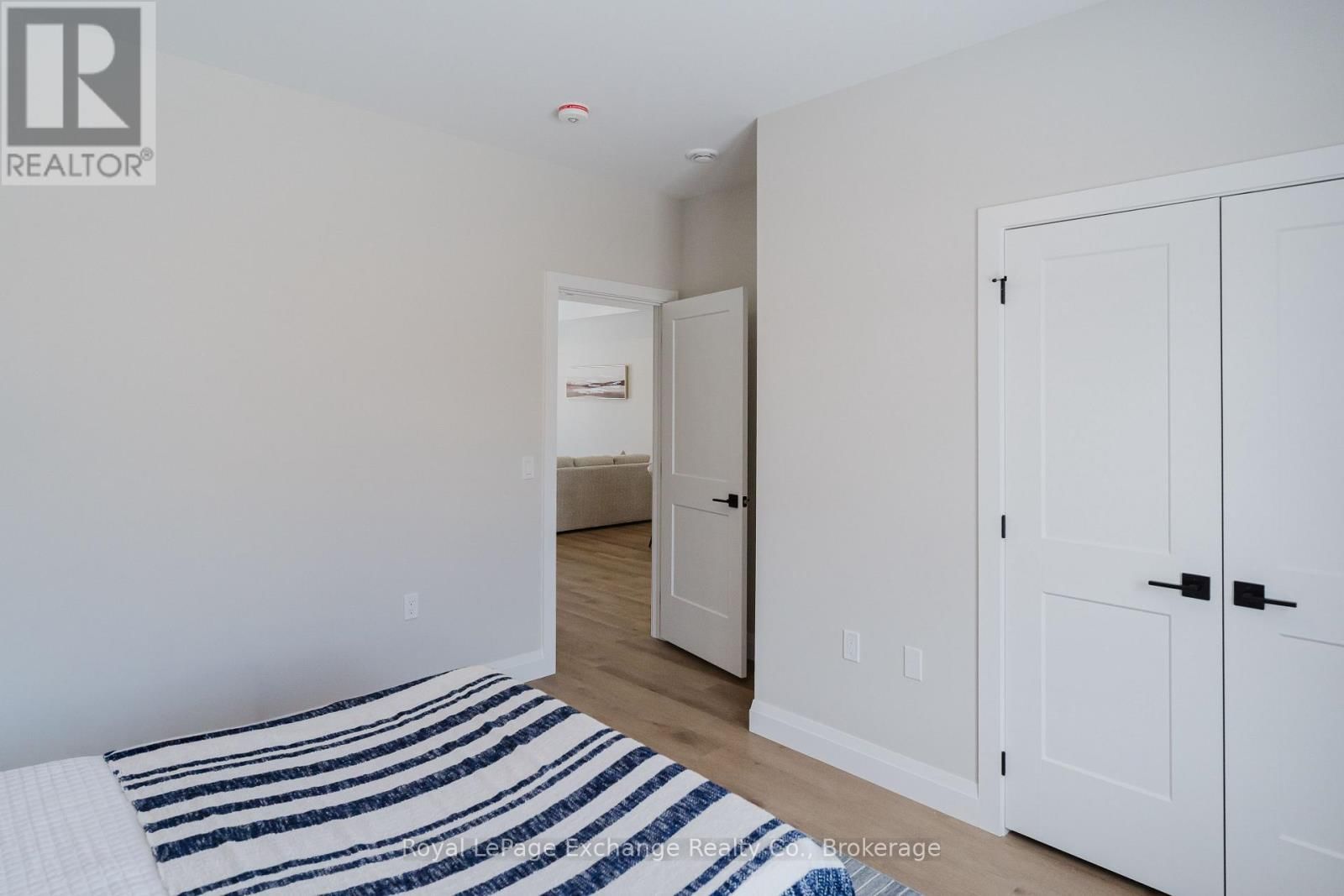 44 - 1071 WATERLOO STREET NORTH Image 15