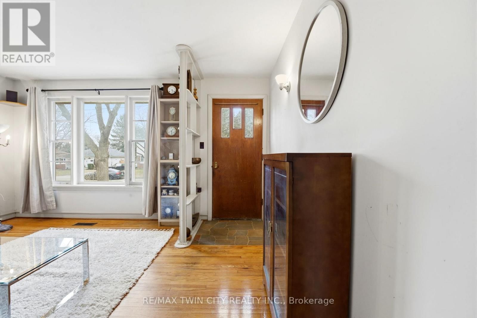 82 GLENVIEW AVENUE Image 4