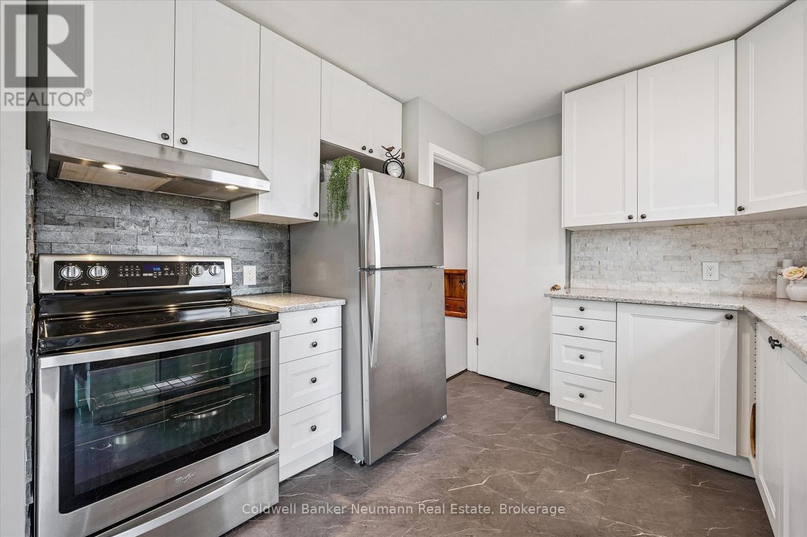 32 SLEEMAN AVENUE Image 9