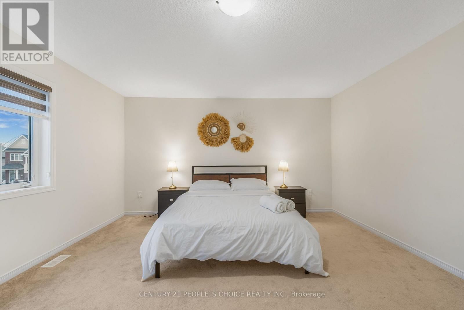 3 SARA DRIVE Image 34